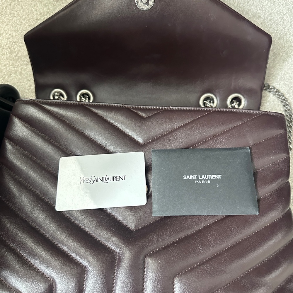 Authentic Saint Laurent Medium Loulou amaranto - Picture 4 of 11